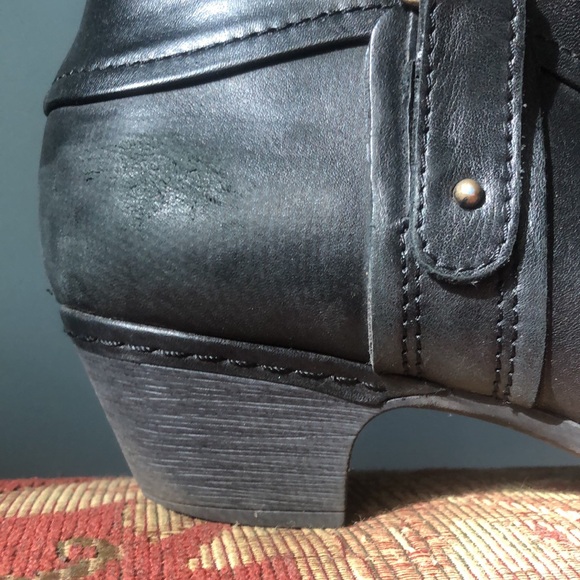 10 wide black half boot. Leather. - Picture 3 of 11
